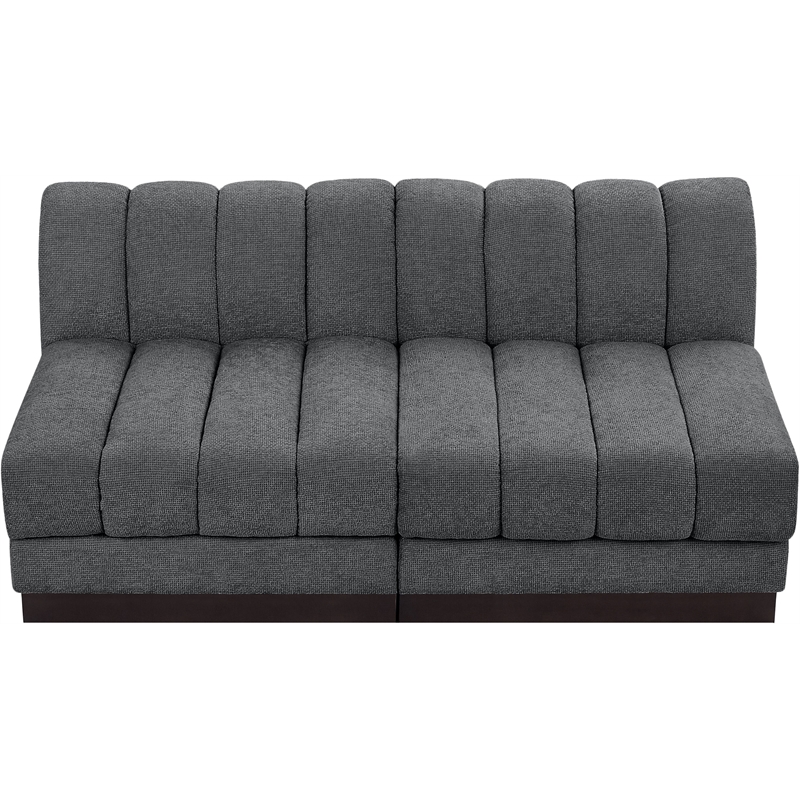 Meridian Furniture Quinn 64
