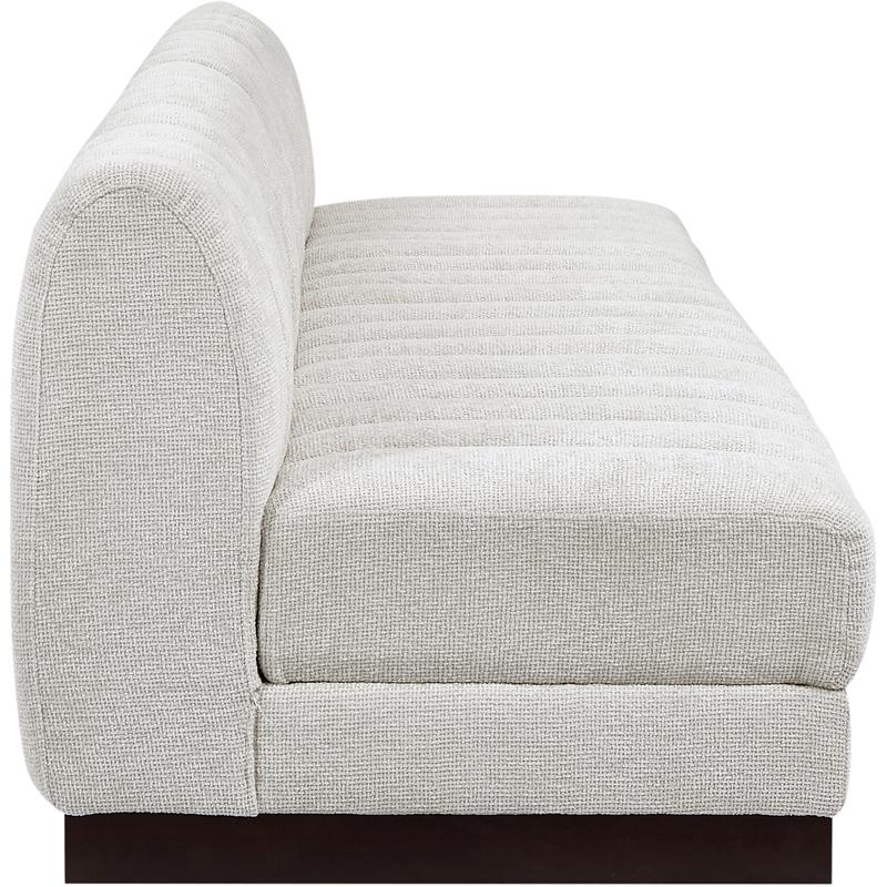 Meridian Furniture Quinn 128
