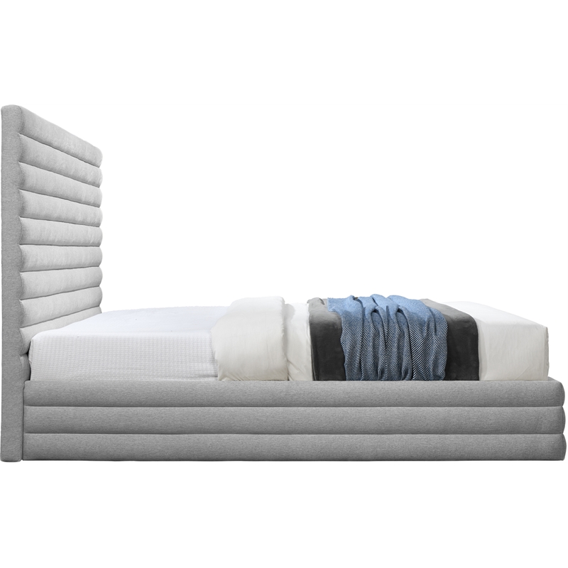 Meridian Furniture Maxwell Grey Linen Textured Fabric Queen Bed