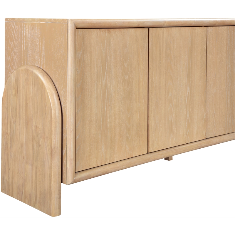Meridian Furniture Elanor Natural Oak Veneer And Solid Wood Sideboard/Buffet
