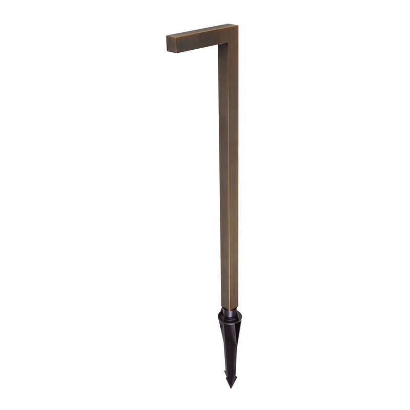 Elitco Lighting Aera Traditional Cast Brass Linear Path Light in Brass