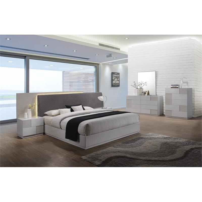 Best Master Naple 5-Piece Poplar Wood Cal King Platform Bedroom Set Gray/Silver
