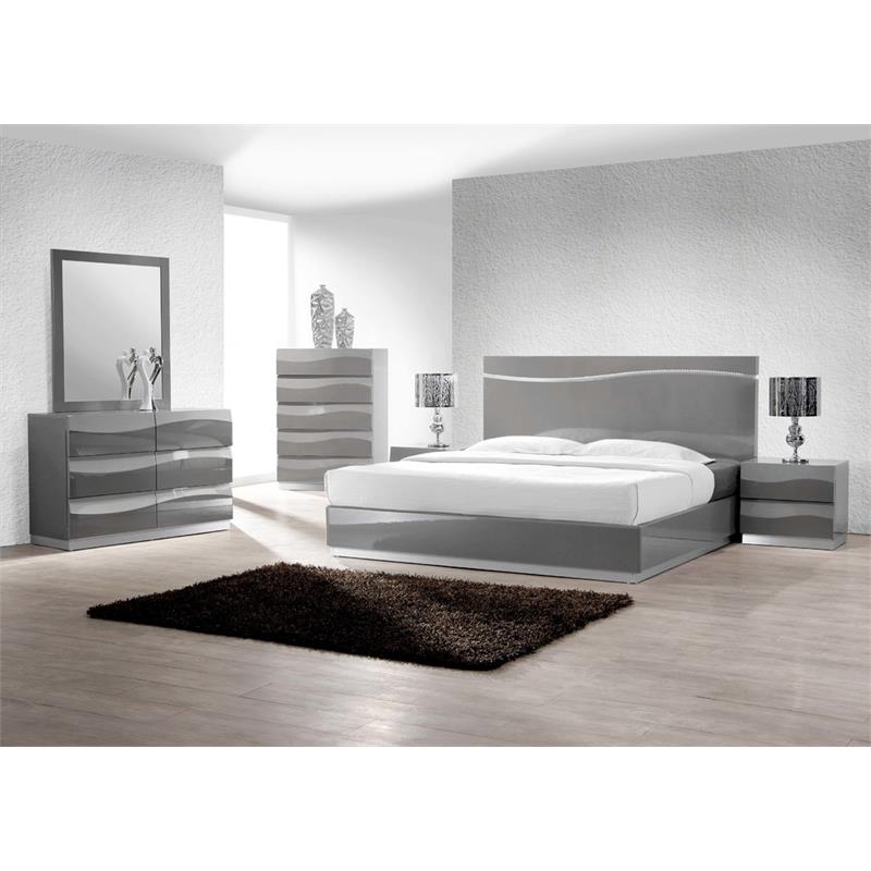 Best Master Leon Poplar Wood Queen Platform Bed in Gray With Silver Base