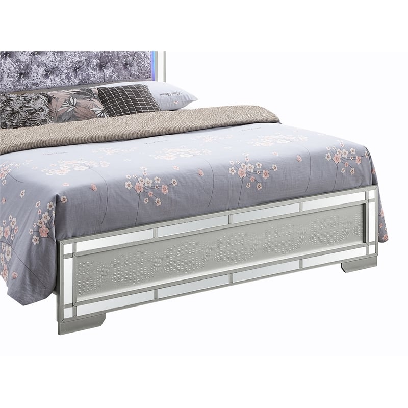 Glory Furniture  Full Size Bed   Silver Champagne