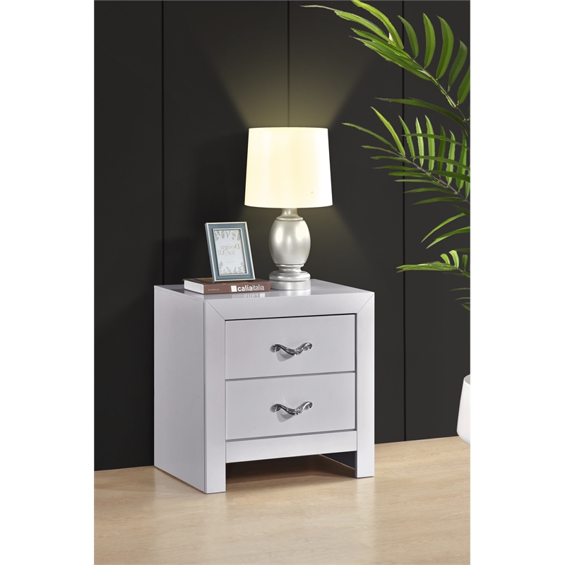 Glory Furniture Moreland G002900-N Nightstand  Sparkling White