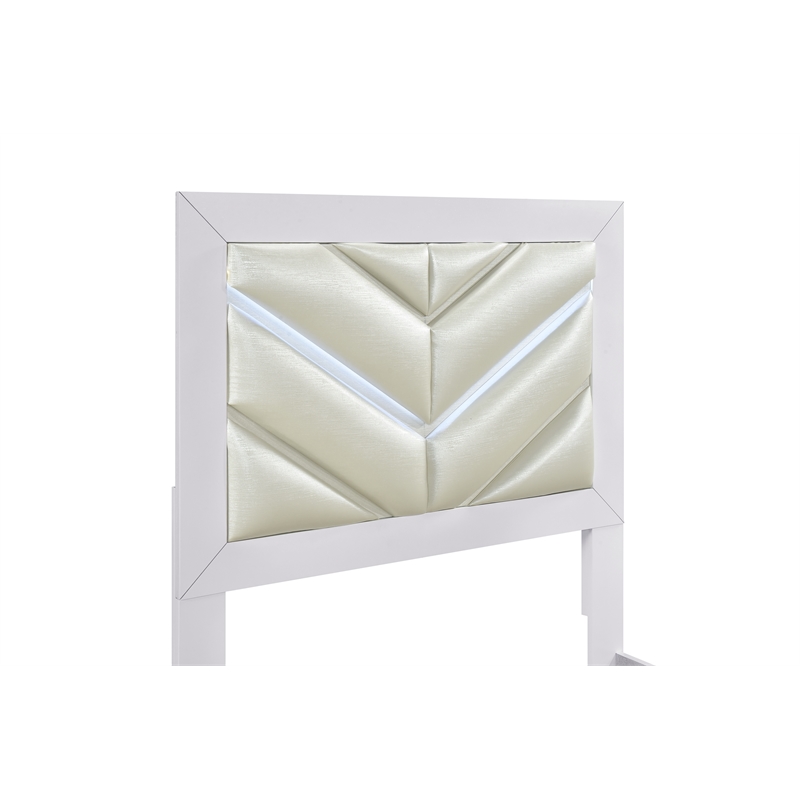 Glory Furniture Moreland Twin Bed in Sparkling White