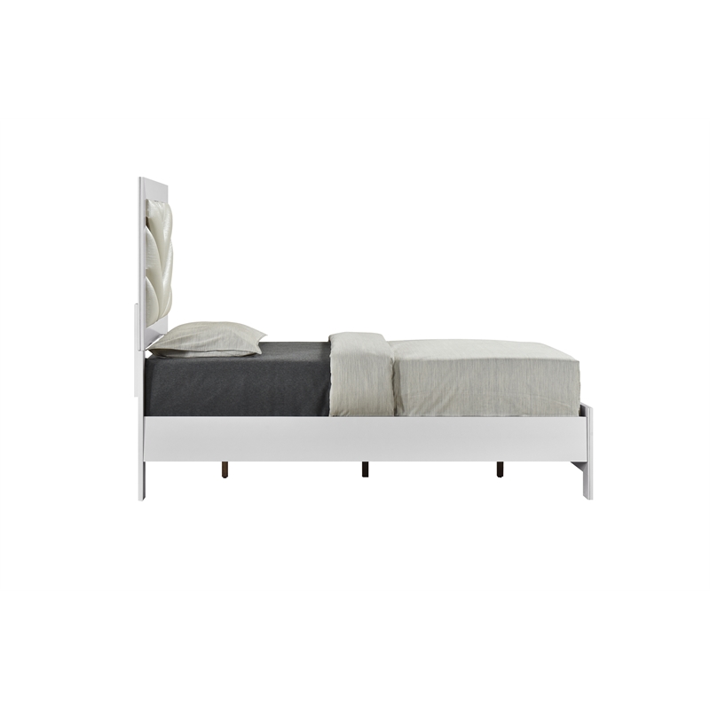 Glory Furniture Moreland Twin Bed in Sparkling White