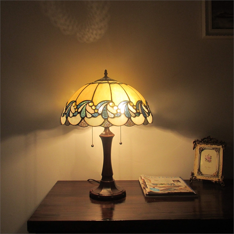 CHLOE Effie Tiffany-style 2 Light Victorian Table Lamp 16