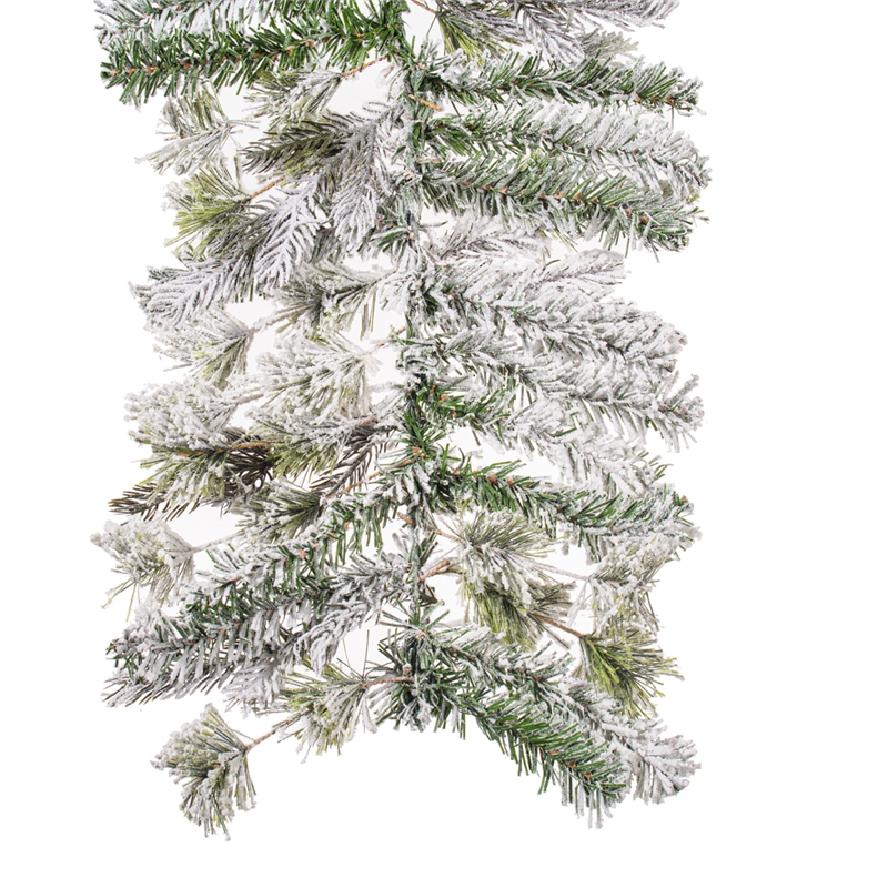 Vickerman 9' Kiana Artificial Christmas Garland in Flocked White/Green