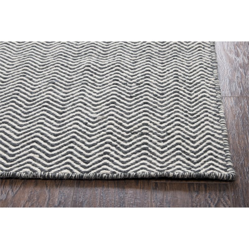 Twist 5' x 8' Chevron Black Off White Hand Woven Area Rug