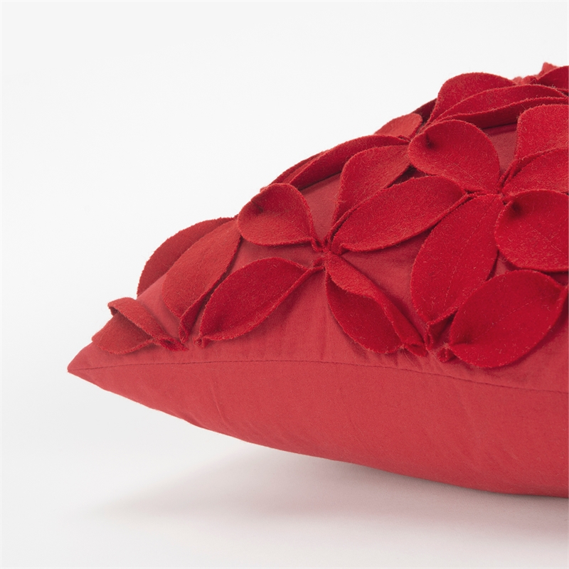 Rizzy Home Botanical Petals 18