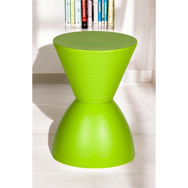 Pangea Home Bongo Polypropylene Plastic Indoor/Outdoor Side Table in Green