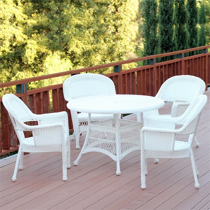 Afuera Living Traditional Wicker / Rattan Round Dining Table in White