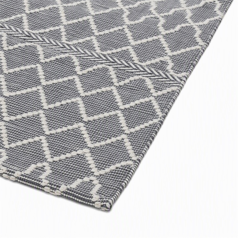 Afuera Living Lattice Polyester Fabric Accent Rug in Gray/Ivory 60 x 96
