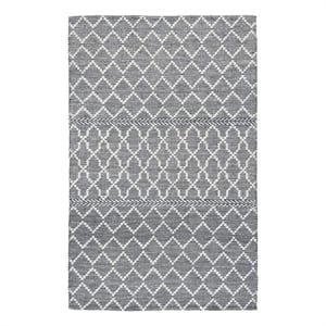 Afuera Living Lattice Polyester Fabric Accent Rug in Gray/Ivory 60 x 96&quot
