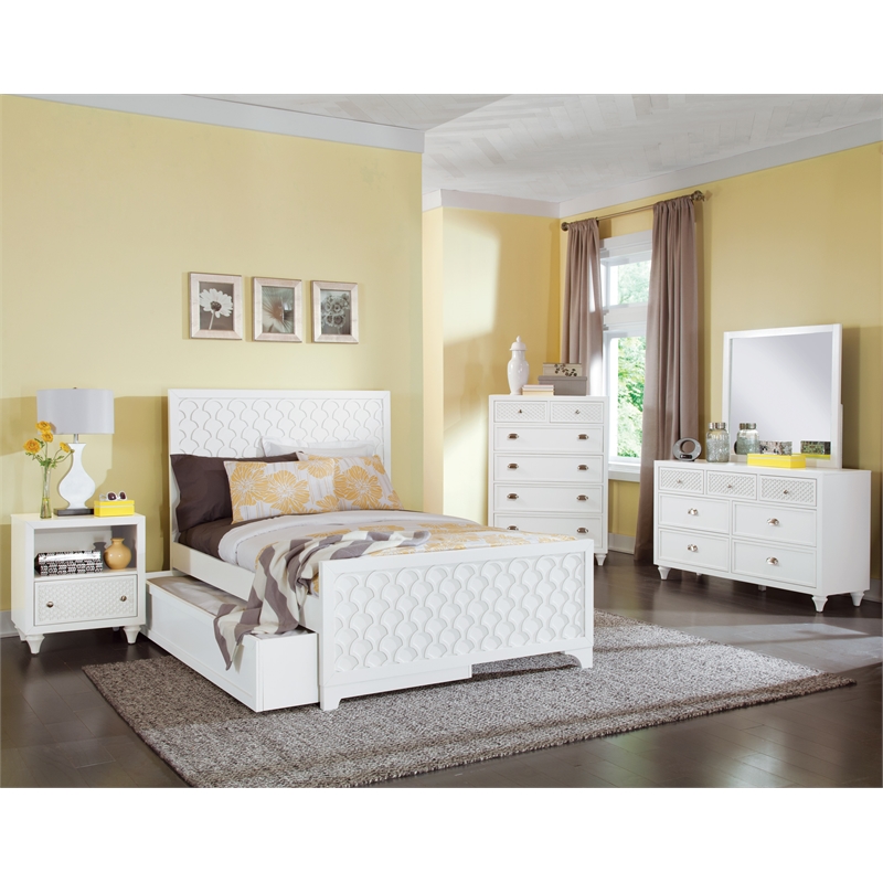 My Home Furnishings Amanda Engineered Hard Wood 7-Drawer Dresser in Creamy White