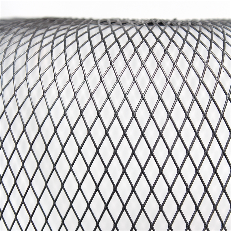 Simple Designs Metal Mesh Industrial Table Lamp in Black