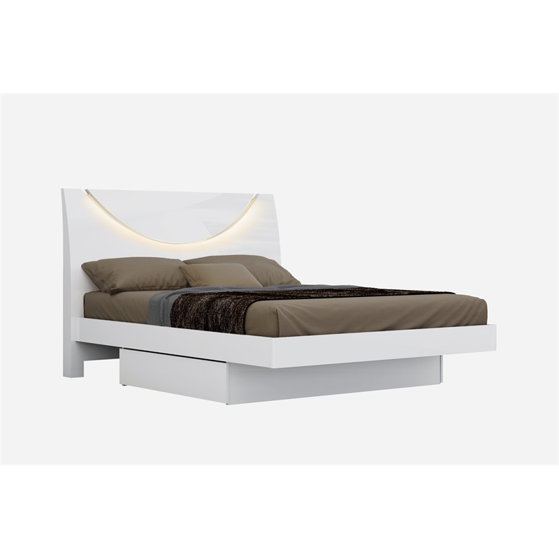 Titan Furnishings Polo 4-Piece Wood California King Bedroom Set in White