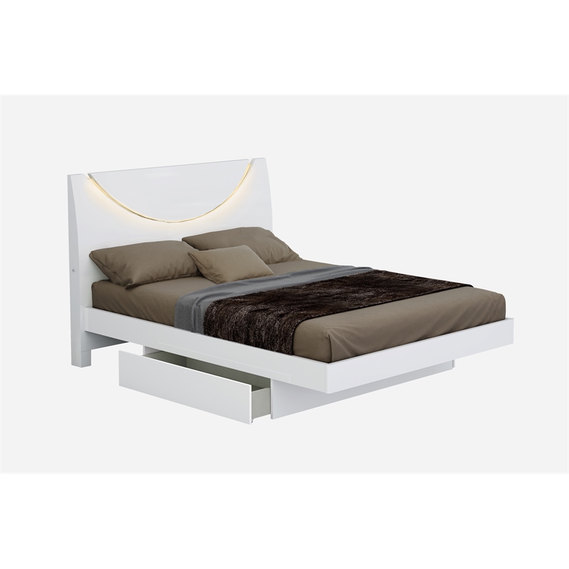 Titan Furnishings Polo 4-Piece Wood California King Bedroom Set in White