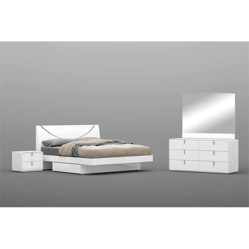 Titan Furnishings Polo 4-Piece Wood Eastern King Bedroom Set in White