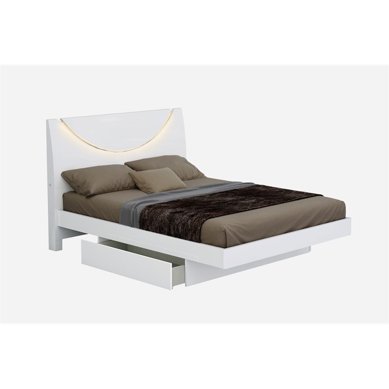 Titan Furnishings Polo 4-Piece Wood Queen Bedroom Set in White