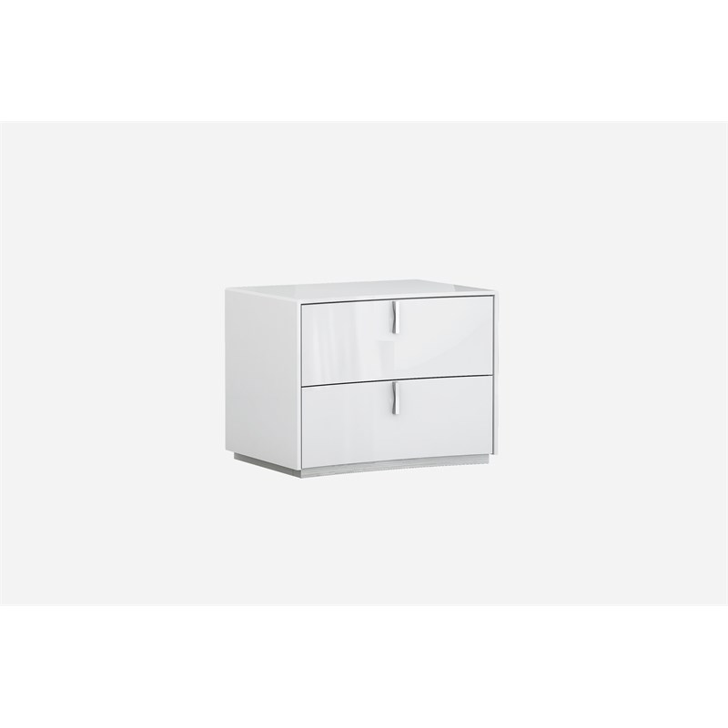 Titan Furnishings Polo 4-Piece Wood Queen Bedroom Set in White