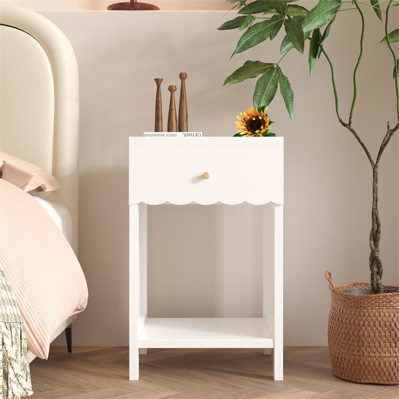 Modern White Solid Wood Scalloped Nightstand with Drawer and Shelf