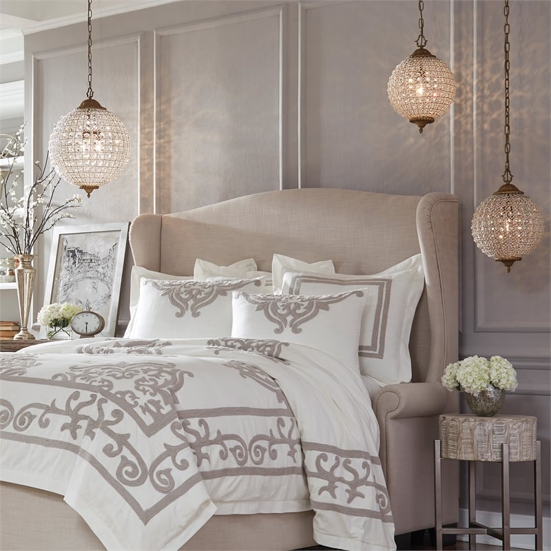 Kosas Home Allesandria 3-light Iron and Crystal Medium Chandelier in Brass/Clear