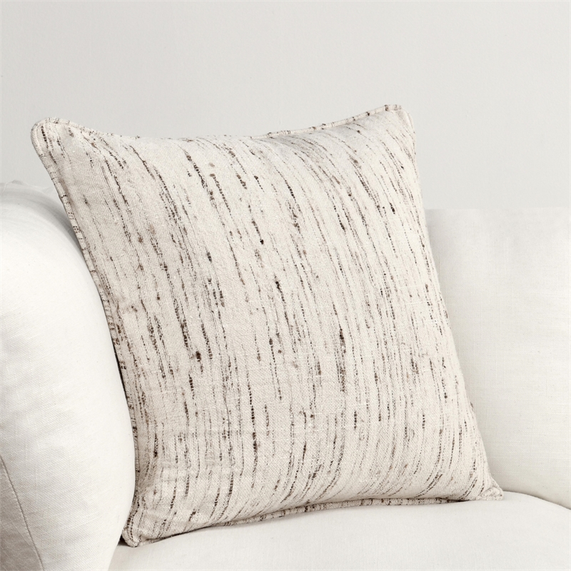 Kosas Home Tavi 22x22
