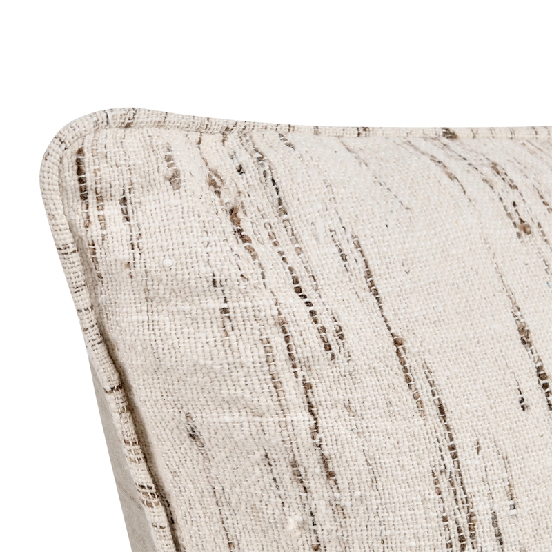 Kosas Home Tavi 22x22