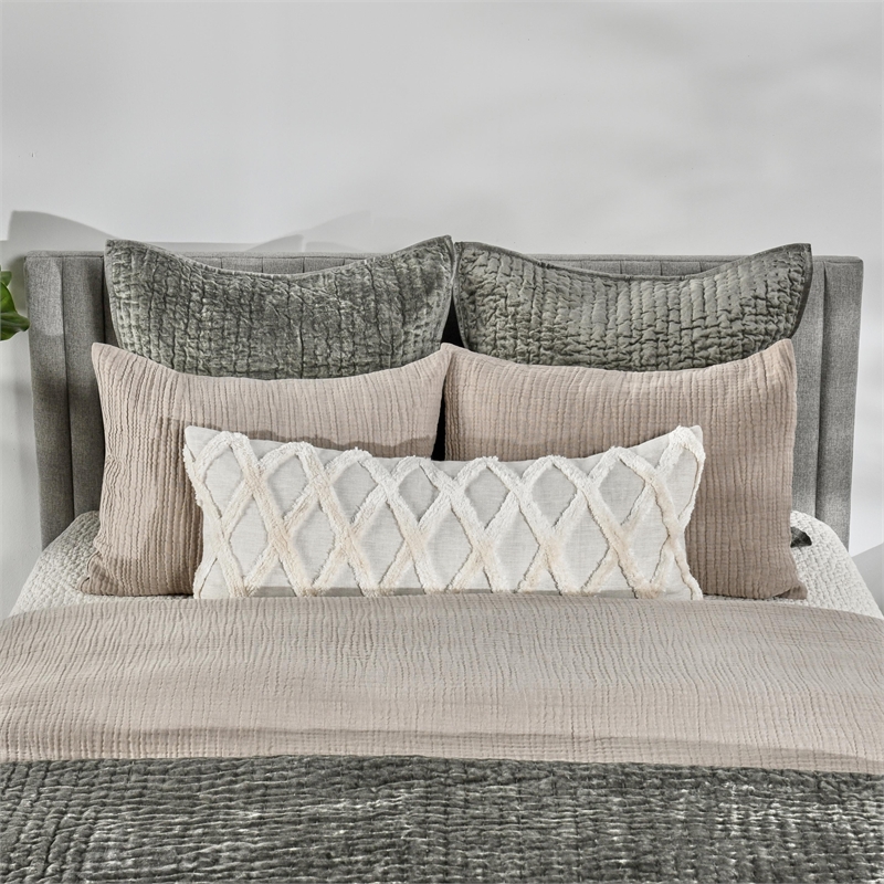 Kosas Home Dimitry 26x26