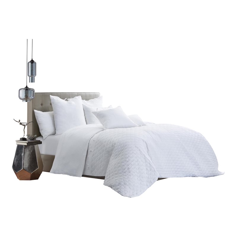 Michael Amini Gibson 8-piece Belgium Linen Fabric King Duvet Set in White