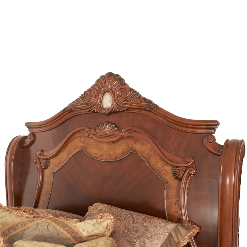 Cortina Queen Traditional Wood Sleigh Bed in Honey Walnut