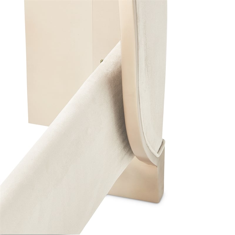 Michael Amini Malibu Crest Cal. King Curved Panel Bed - Doeskin/Chardonnay