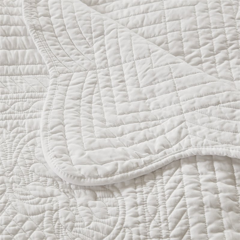 Madison Park Fabric Oversized Quilted Throw with Scalloped Edges in White