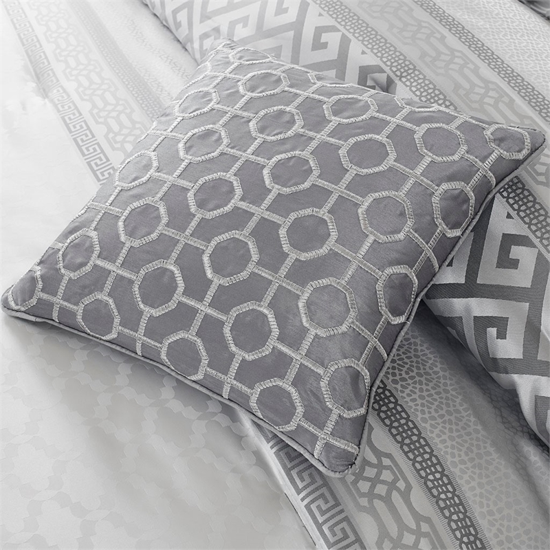 Madison Park Bennett 7-Piece Polyester Jacquard Comforter Set in Gray/Silver