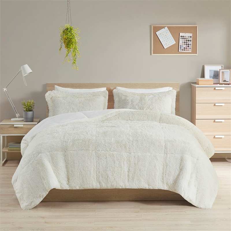 Intelligent Design Malea Polyester Back Shaggy Long Fur Comforter Set in Ivory