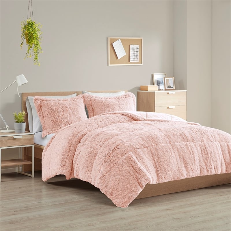 Intelligent Design Malea Polyester Back Shaggy Long Fur Comforter Set in Pink