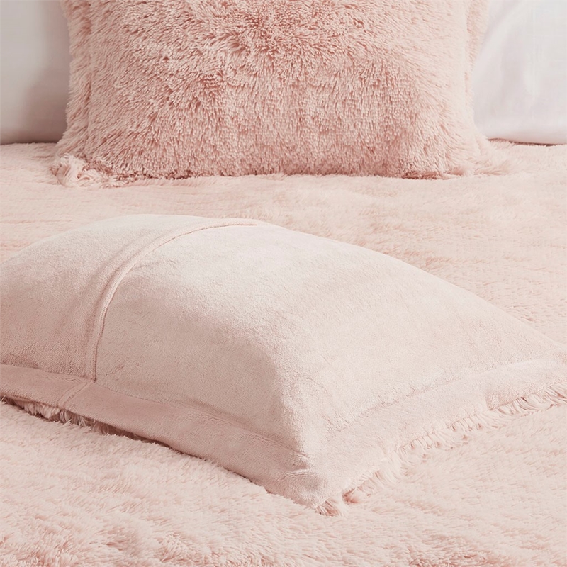 Intelligent Design Malea Polyester Solid Shaggy Fur Duvet Cover Set in Pink