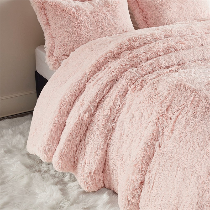 Intelligent Design Malea Polyester Solid Shaggy Fur Duvet Cover Set in Pink