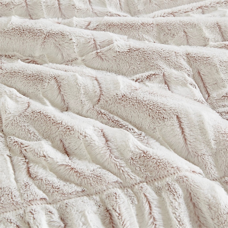 Madison Park Gia Polyester Back Print Long Fur Comforter Mini Set in Pink