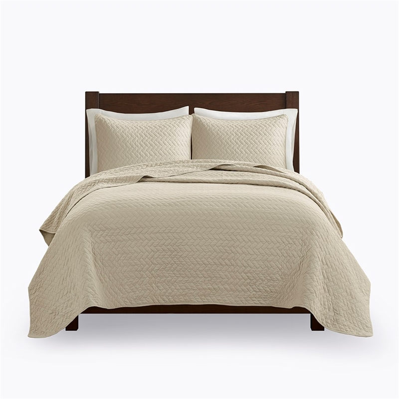Hampton Hill Transitional Polyester Microfiber Coverlet Set in Linen White
