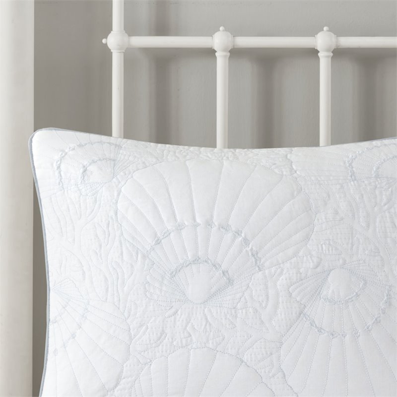 Harbor House Crystal Beach Cotton Quilted Comforter Set in White