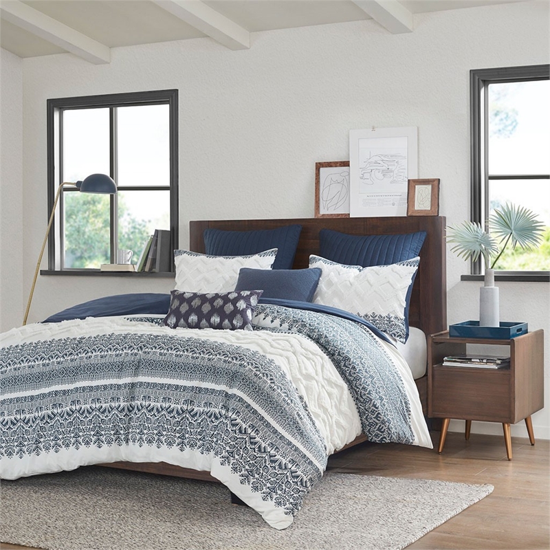 INK+IVY Mila 3-piece Cotton Printed Duvet Cover Set with Chenille in Navy