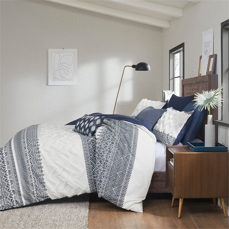 INK+IVY Mila 3-piece Cotton Printed Duvet Cover Set with Chenille in Navy