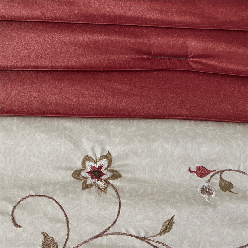Madison Park Serene 7-piece Polyester Polyoni Comforter Set in Ivory/Red