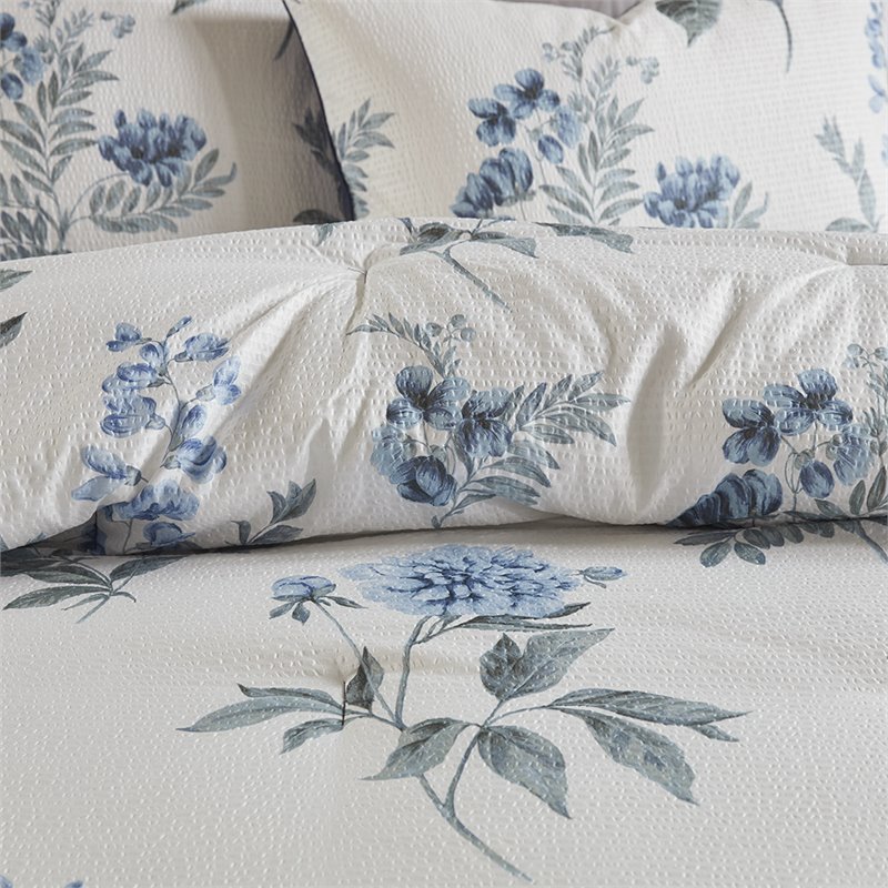 Madison Park Zennia 7-Piece Polyester Comforter Set with Throw Blanket in Blue