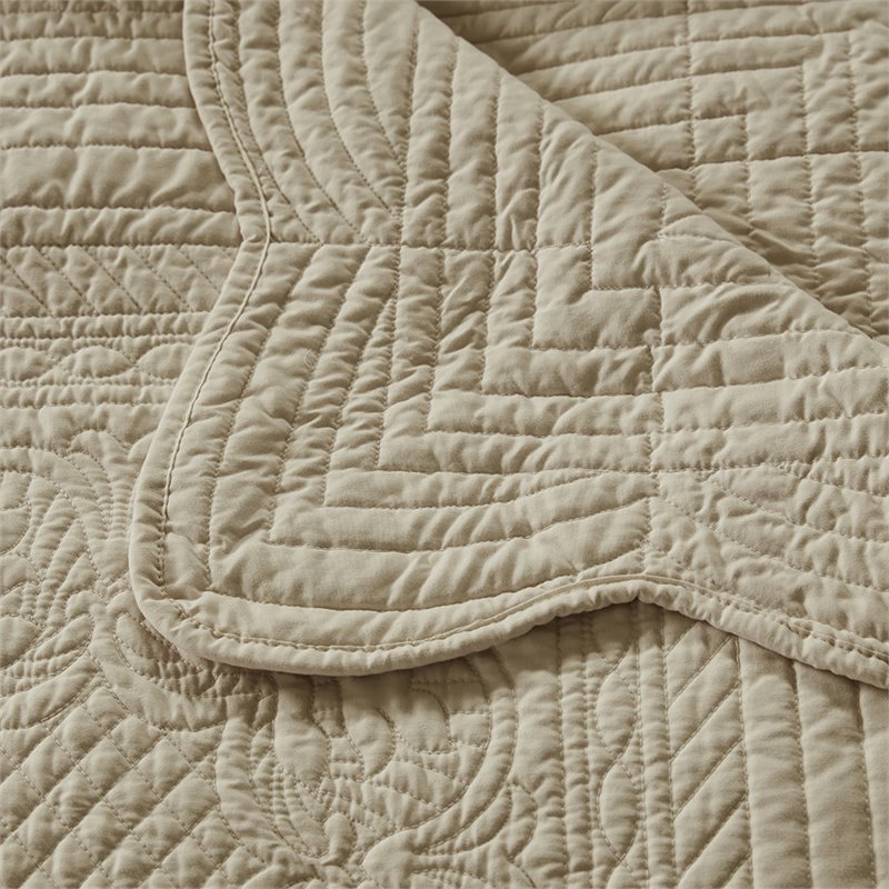 Madison Park Microfiber Oversized Quilted Throw with Scalloped Edges in Brown