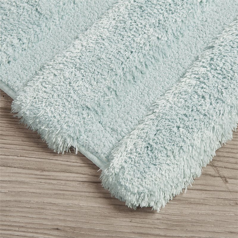 Madison Park 100 Percent Polyester Fabric Solid Tufted Rug in Seafoam Green