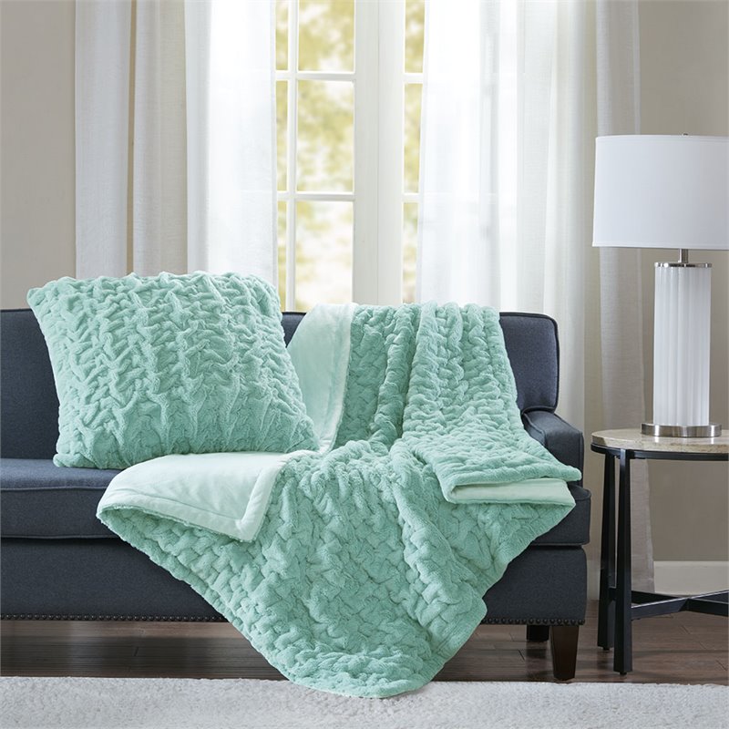 Madison Park 100 Percent Polyester Solid Long Fur Throw in Aqua Blue